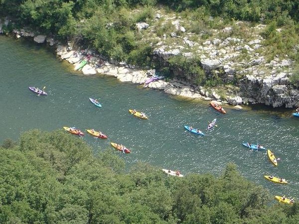 Peut-on faire du tourisme fluvial en Ardèche quelque soit les niveaux d'eau des canaux ?