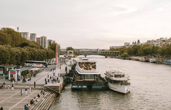 Quels sont les avantages du tourisme fluvial par rapport au tourisme classique ?