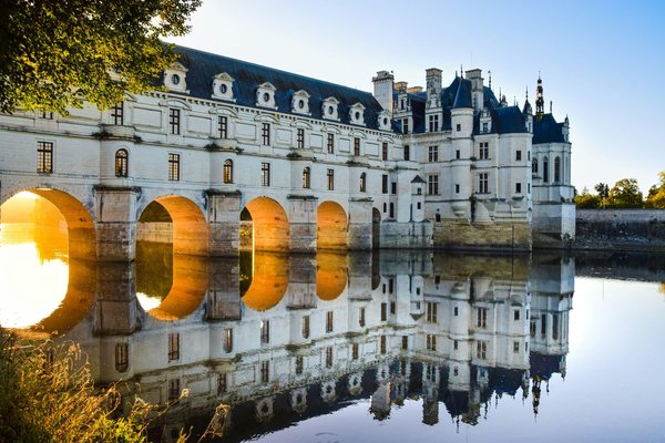 Quels sont les châteaux et les sites historiques à découvrir sur la Loire ?