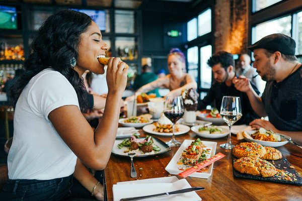 Quelles sont les spécialités gastronomiques et les vins à déguster sur la Loire ?